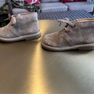 Clarks Toddler 7.5 Taupe Suede Boots